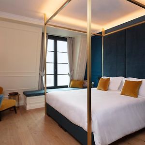 Zimmer mit Kingsize-Bett