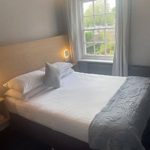 Diamonds Inn